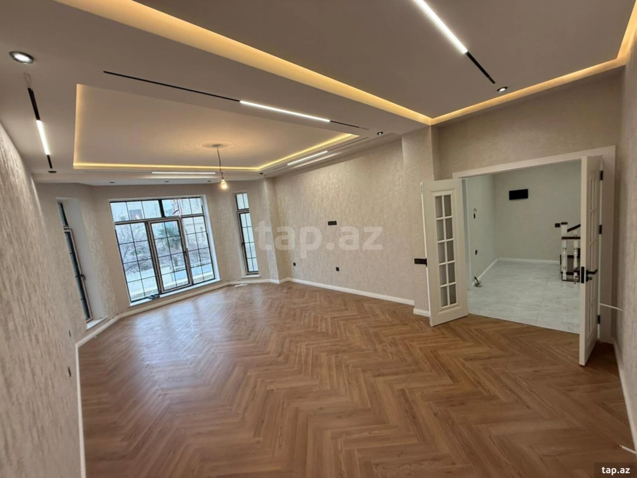 Satılır 6 otaqlı həyət evi