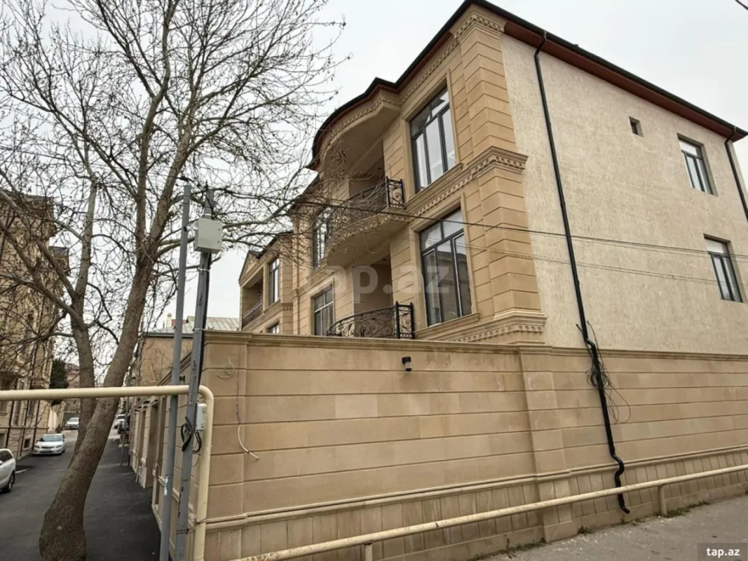 Satılır 6 otaqlı həyət evi