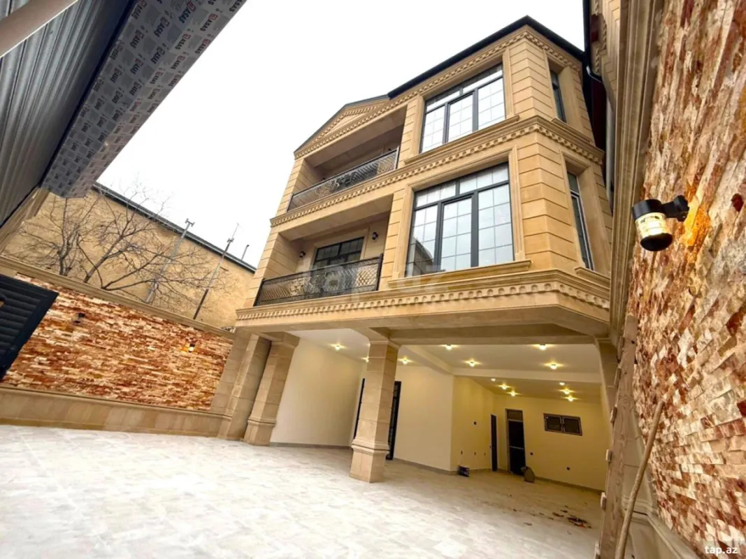 Satılır 6 otaqlı həyət evi