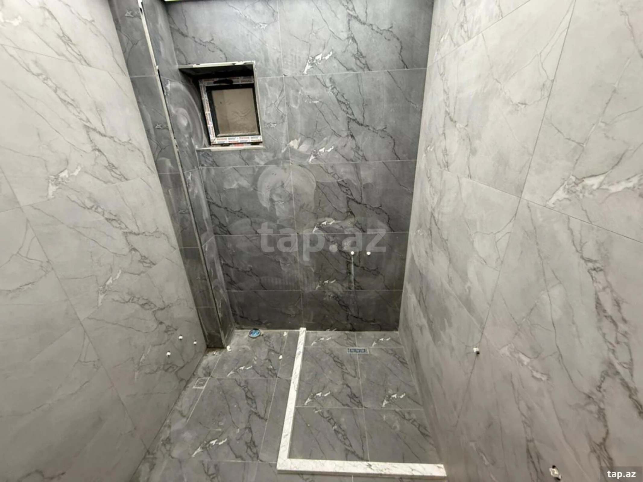 Satılır 6 otaqlı həyət evi