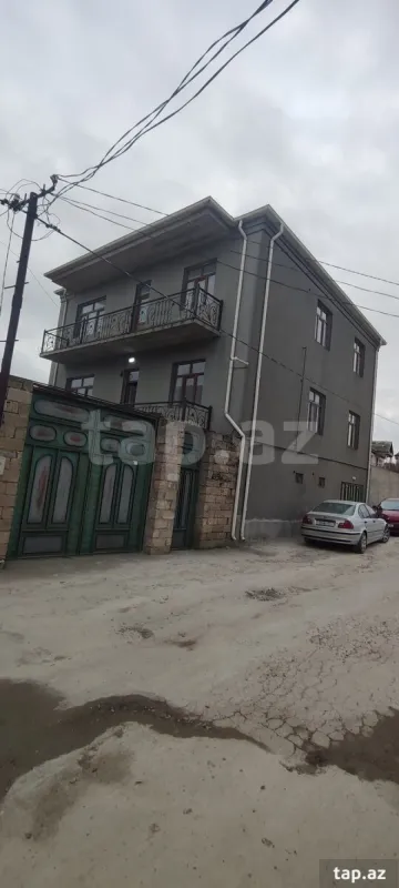 Satılır 7 otaqlı həyət evi 330 m²