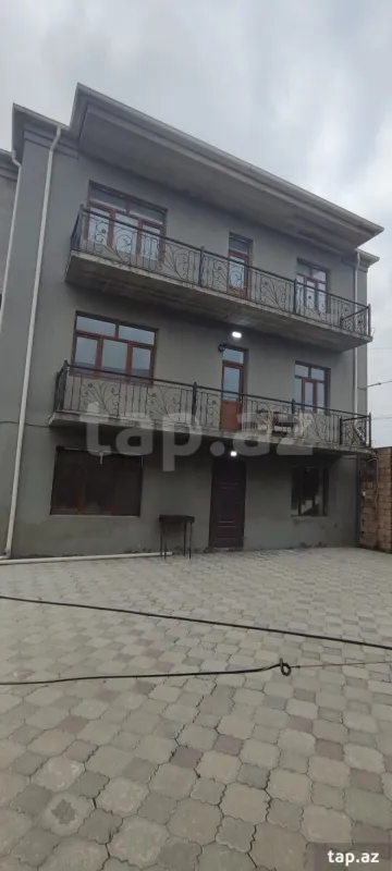 Satılır 7 otaqlı həyət evi 330 m²
