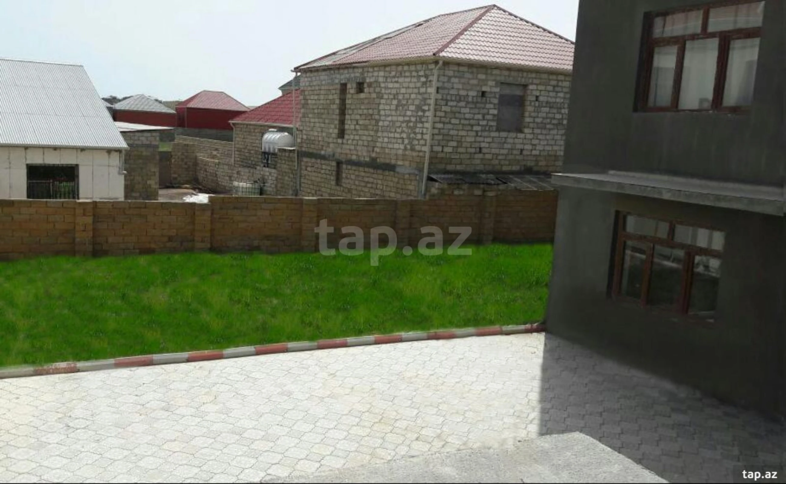 Satılır 7 otaqlı həyət evi 330 m²