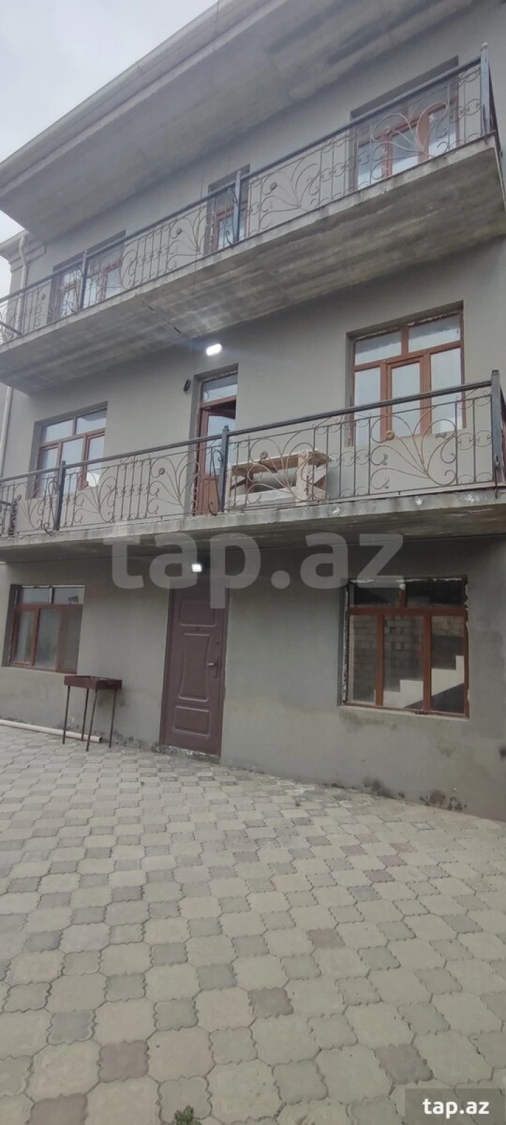 Satılır 7 otaqlı həyət evi 330 m²