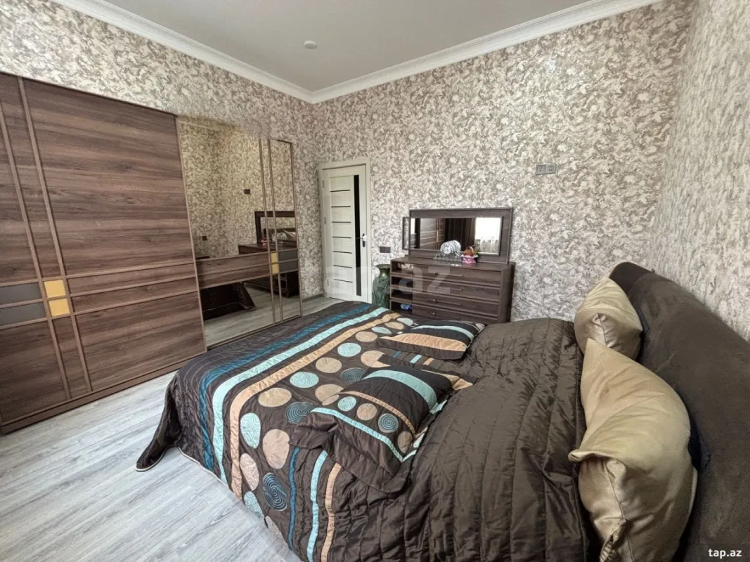 Satılır 4 otaqlı həyət evi