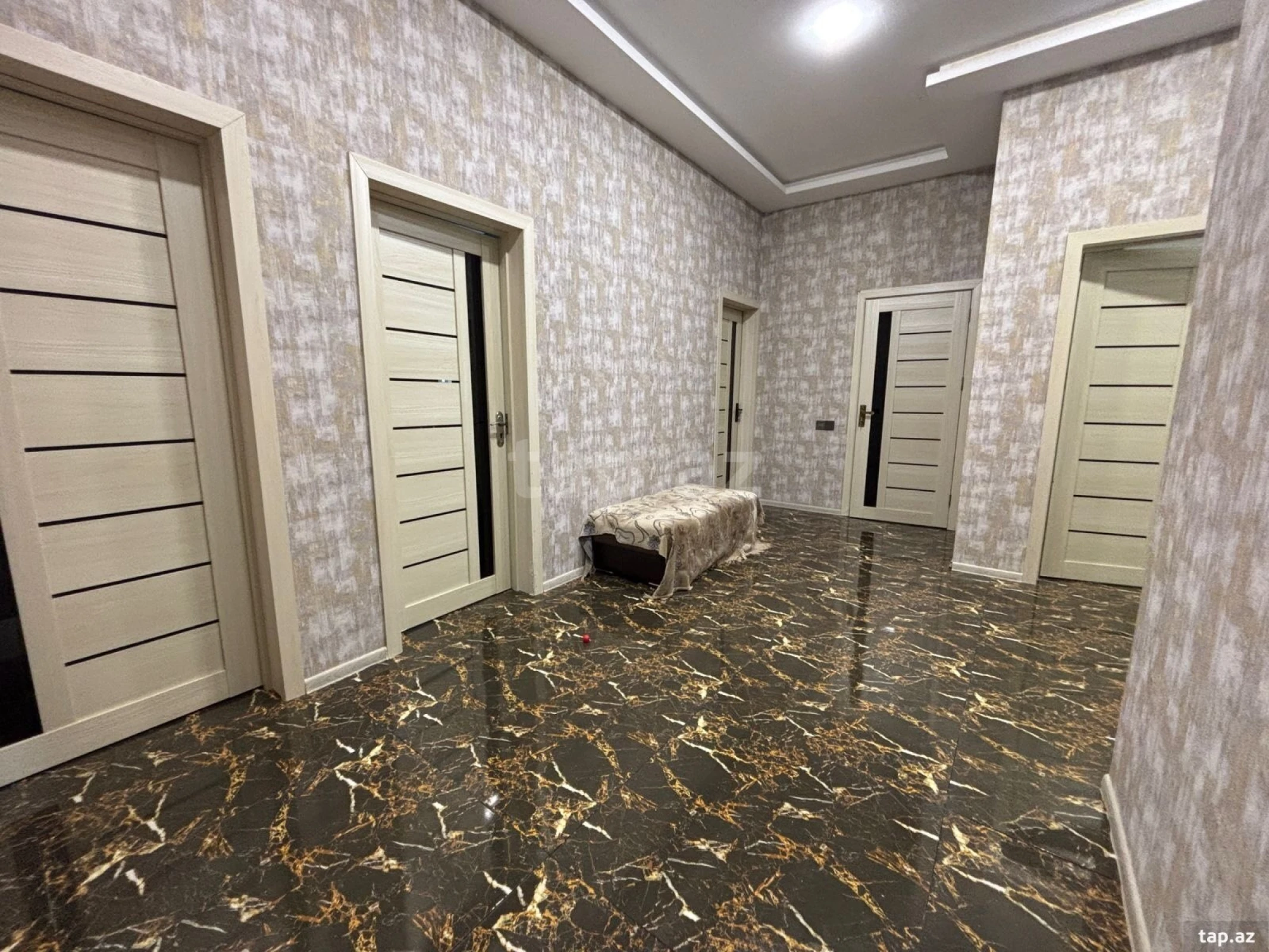 Satılır 4 otaqlı həyət evi