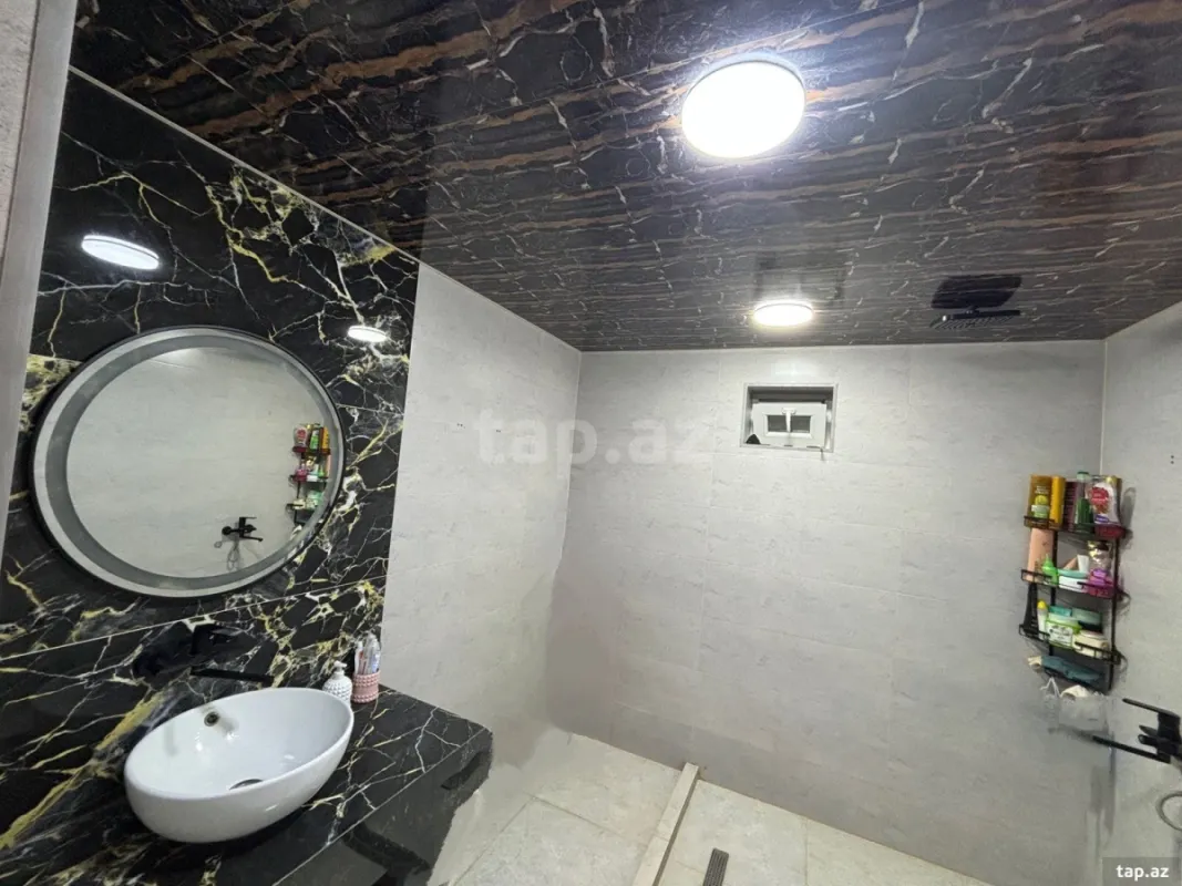 Satılır 4 otaqlı həyət evi