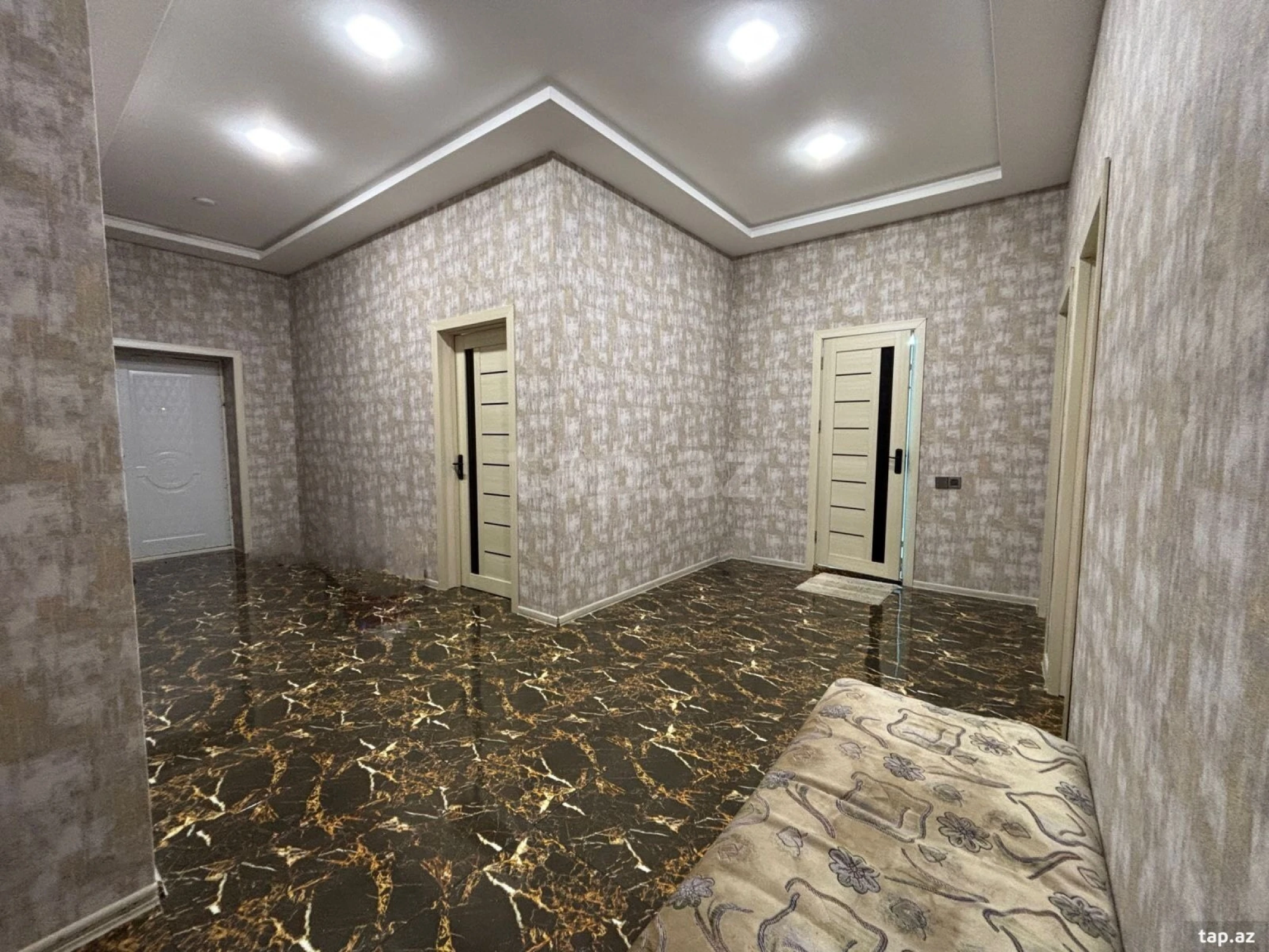 Satılır 4 otaqlı həyət evi