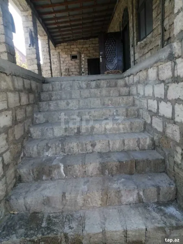 Satılır 5 otaqlı həyət evi