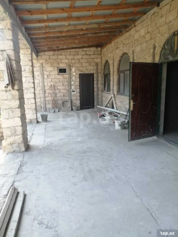 Satılır 5 otaqlı həyət evi