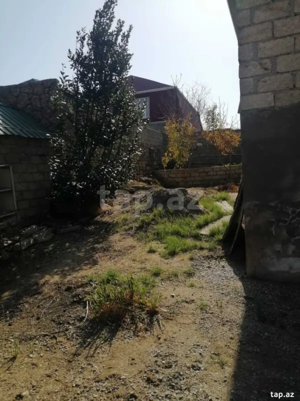 Satılır 5 otaqlı həyət evi