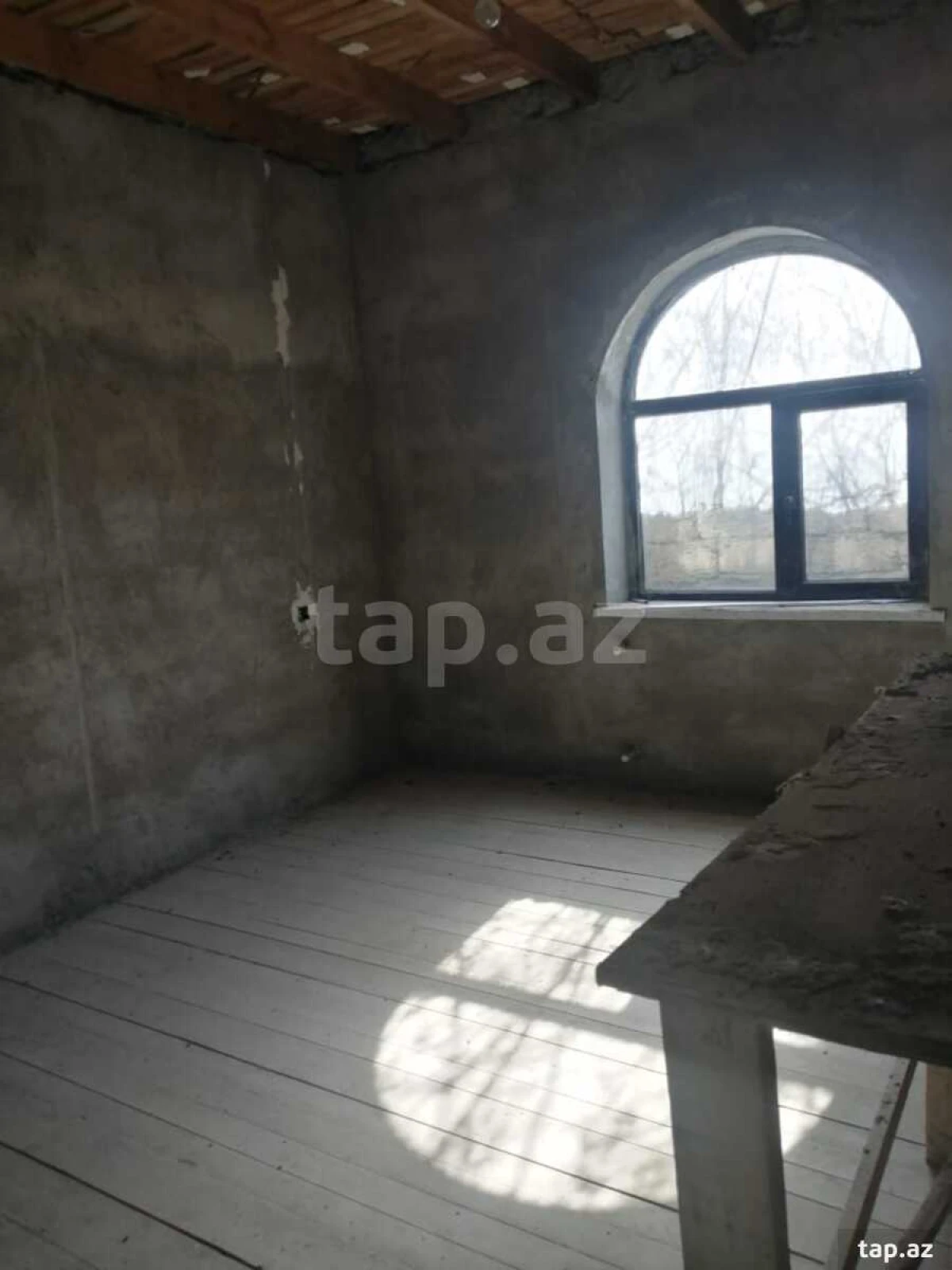 Satılır 5 otaqlı həyət evi