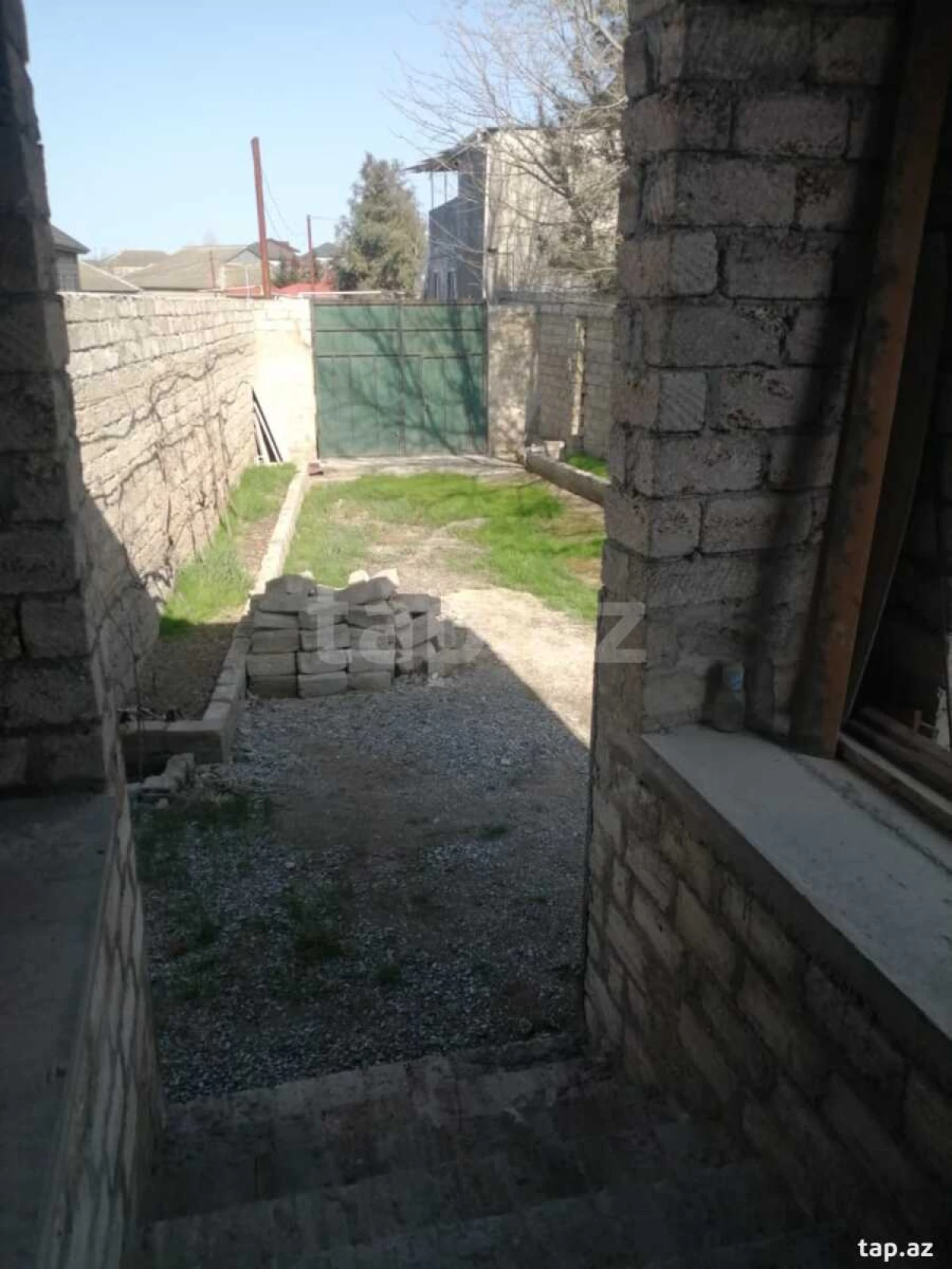 Satılır 5 otaqlı həyət evi