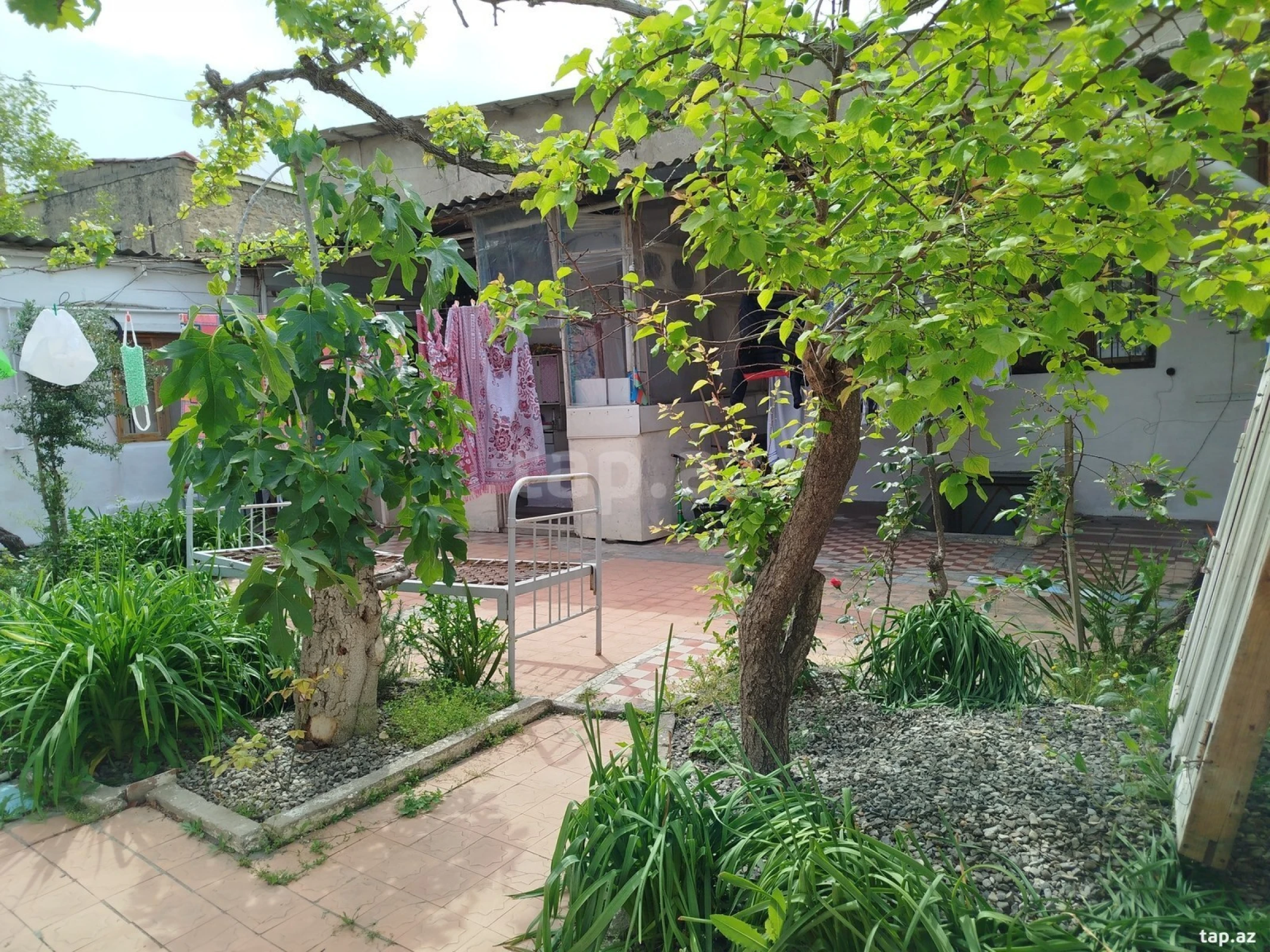 Satılır 3 otaqlı həyət evi