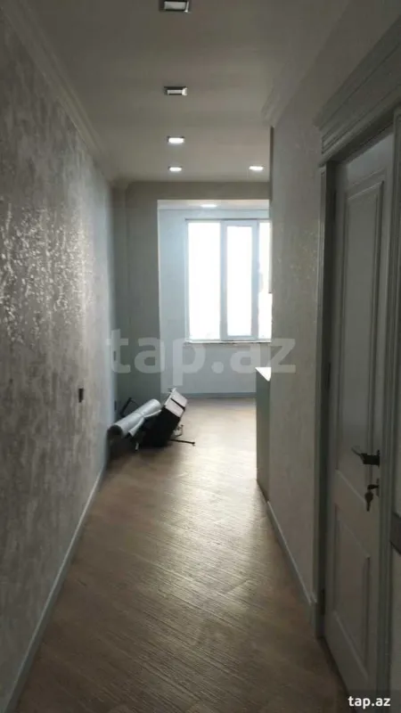 Satılır 4 otaqlı mənzil 100 m²