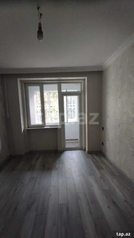 Satılır 4 otaqlı mənzil 100 m²