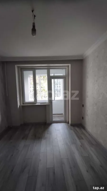 Satılır 4 otaqlı mənzil 100 m²