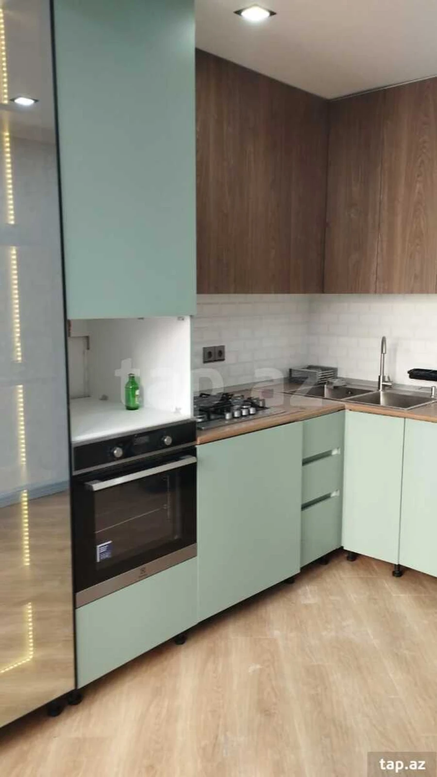 Satılır 4 otaqlı mənzil 100 m²