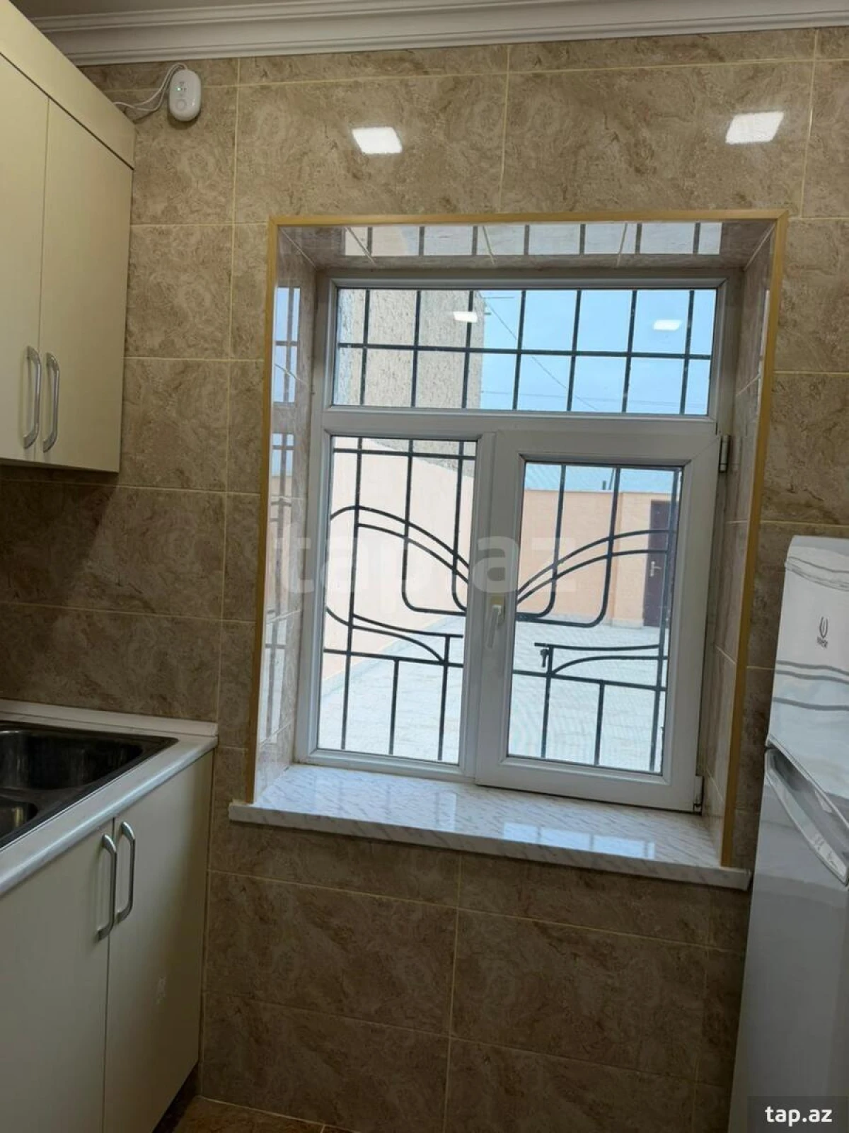 Kirayə verilir 3 otaqlı həyət evi