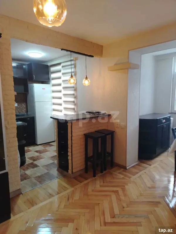 Kirayə verilir 2 otaqlı mənzil 68 m²