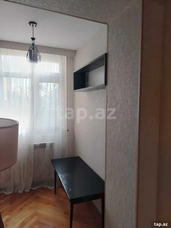 Kirayə verilir 2 otaqlı mənzil 68 m²