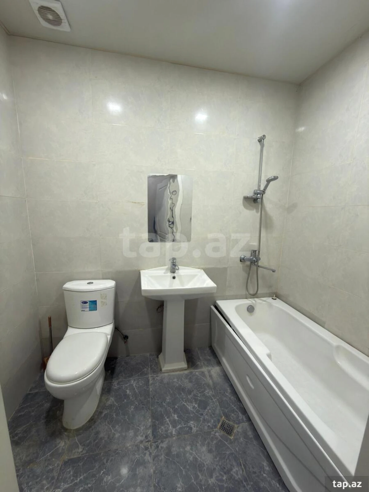 Kirayə verilir 3 otaqlı həyət evi