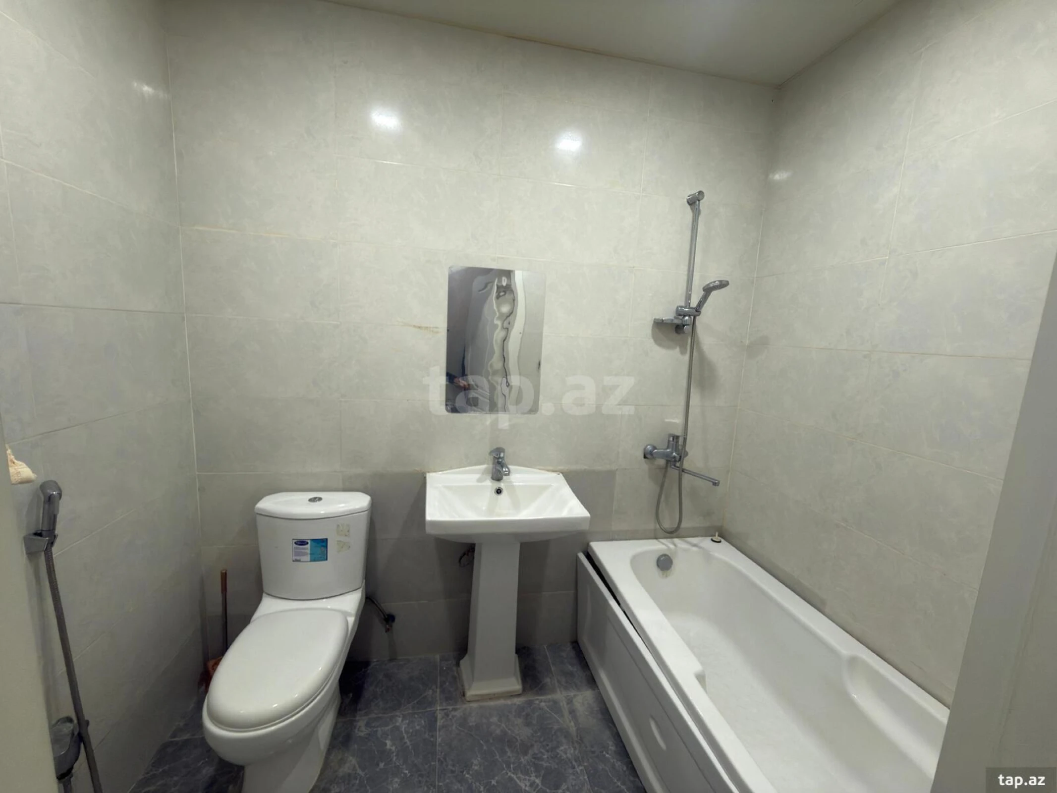 Kirayə verilir 3 otaqlı həyət evi