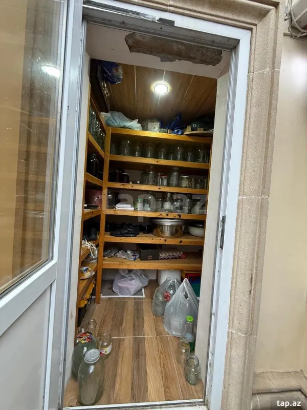 Satılır 6 otaqlı həyət evi