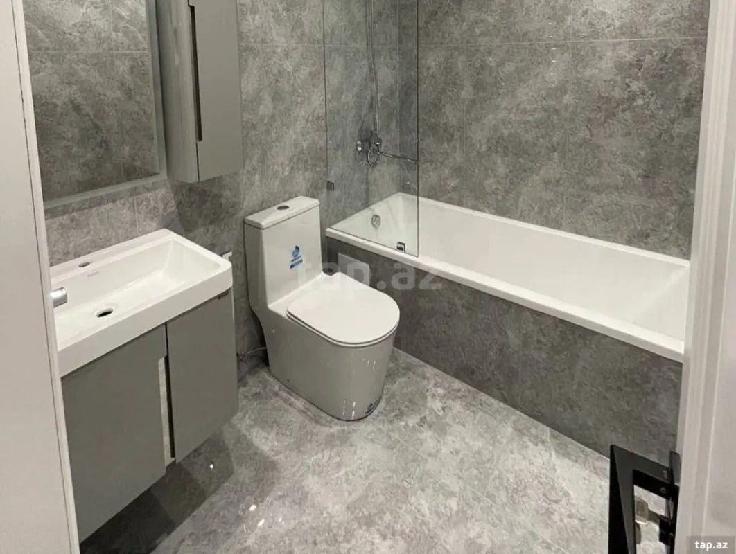 Kirayə verilir 3 otaqlı yeni tikili 160 m²