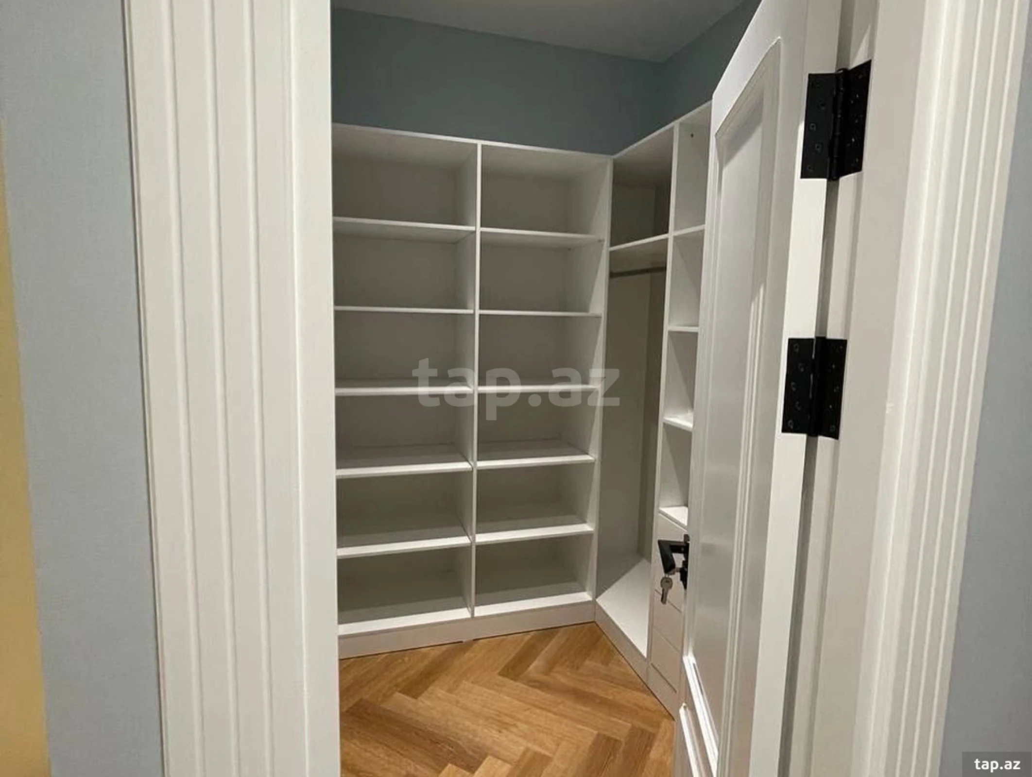 Kirayə verilir 3 otaqlı yeni tikili 160 m²