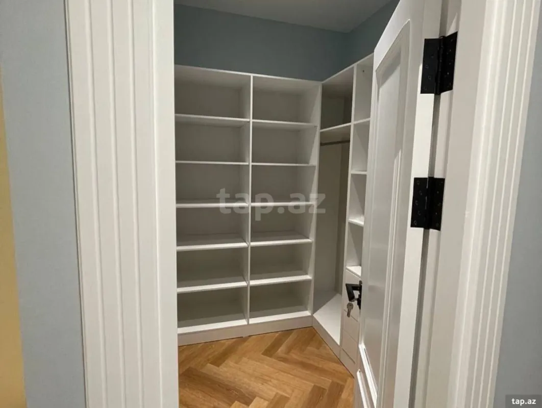 Kirayə verilir 3 otaqlı yeni tikili 160 m²