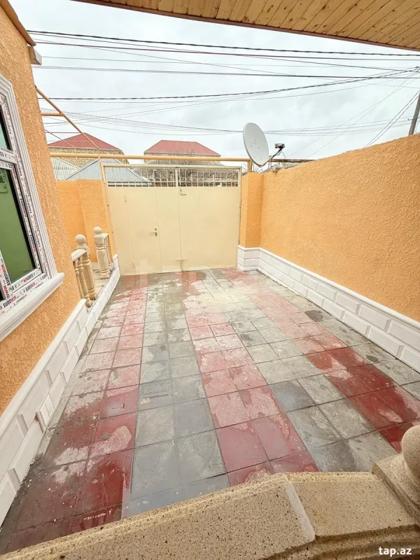 Satılır 4 otaqlı həyət evi