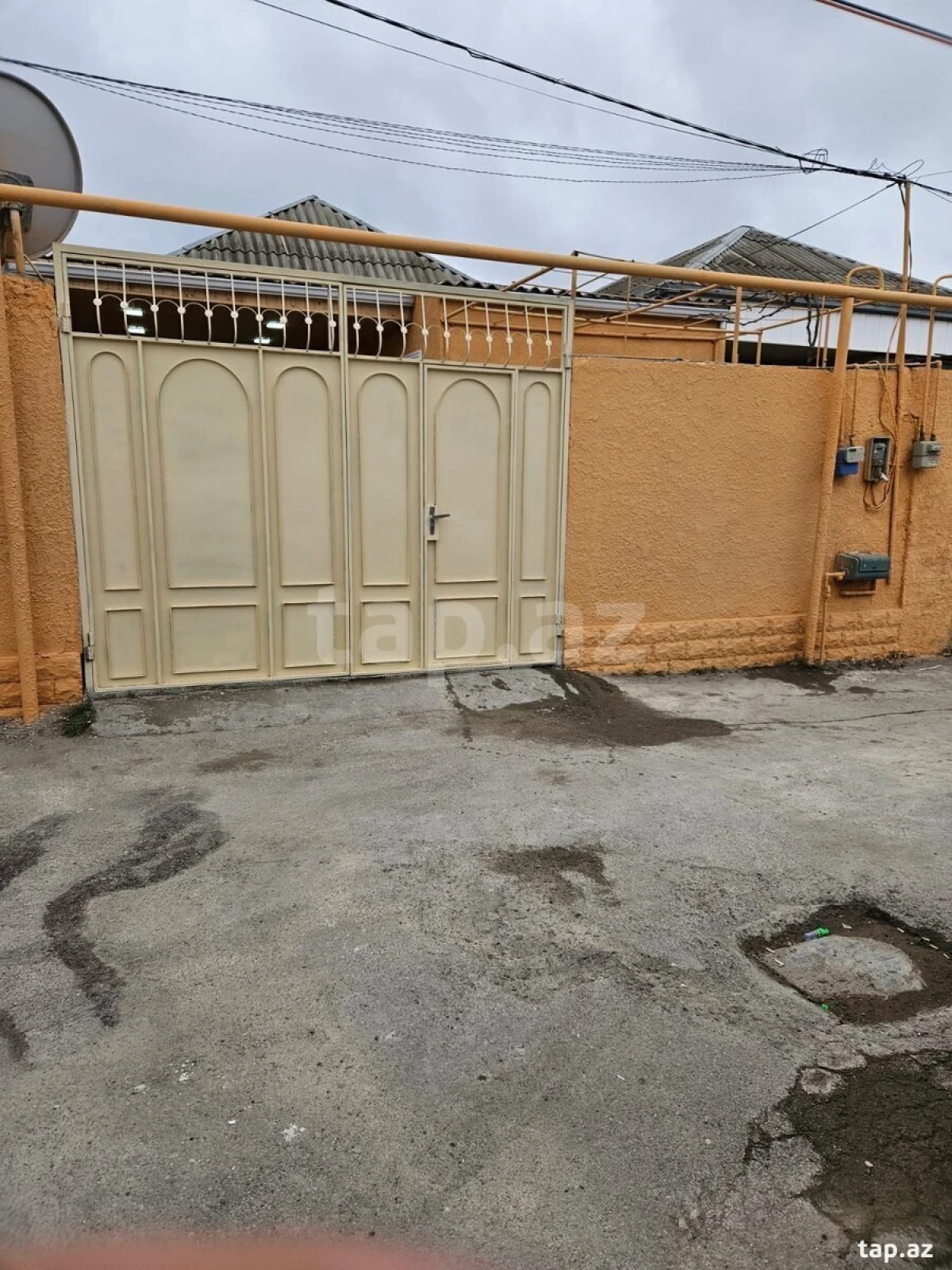 Satılır 4 otaqlı həyət evi