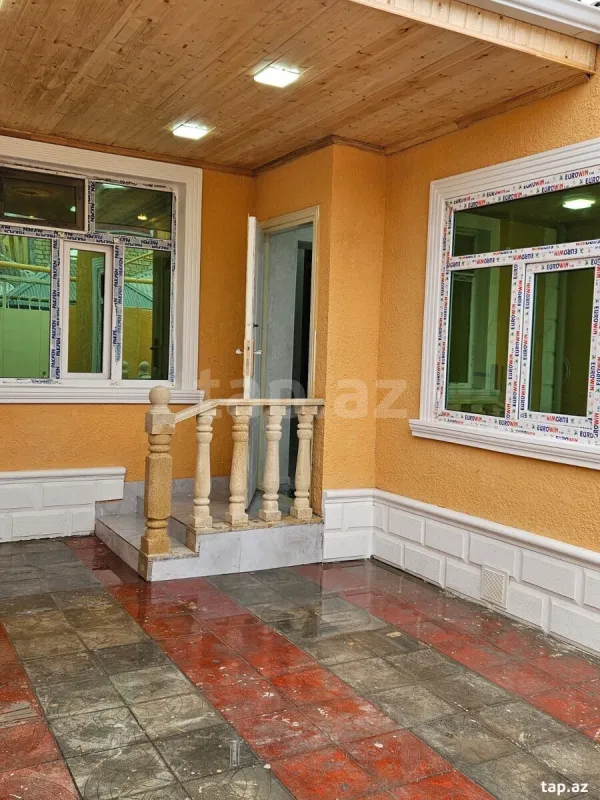 Satılır 4 otaqlı həyət evi