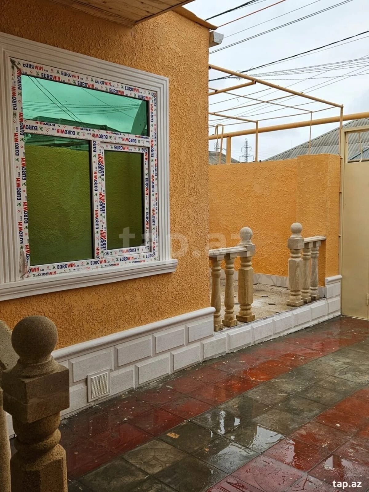 Satılır 4 otaqlı həyət evi