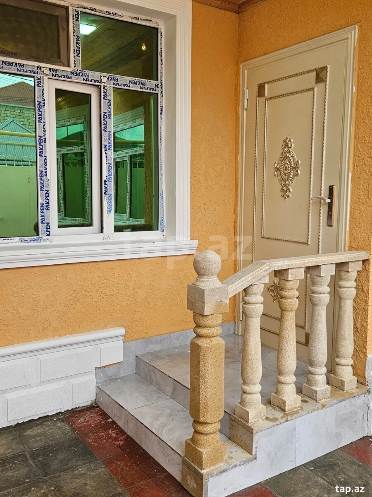 Satılır 4 otaqlı həyət evi