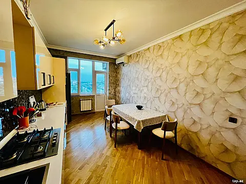 Satılır 3 otaqlı yeni tikili 145 m²