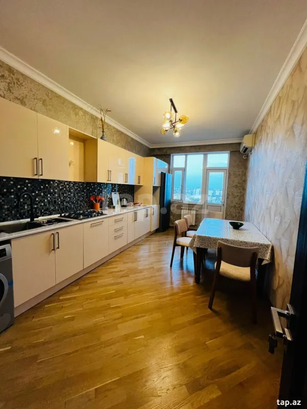 Satılır 3 otaqlı yeni tikili 145 m²