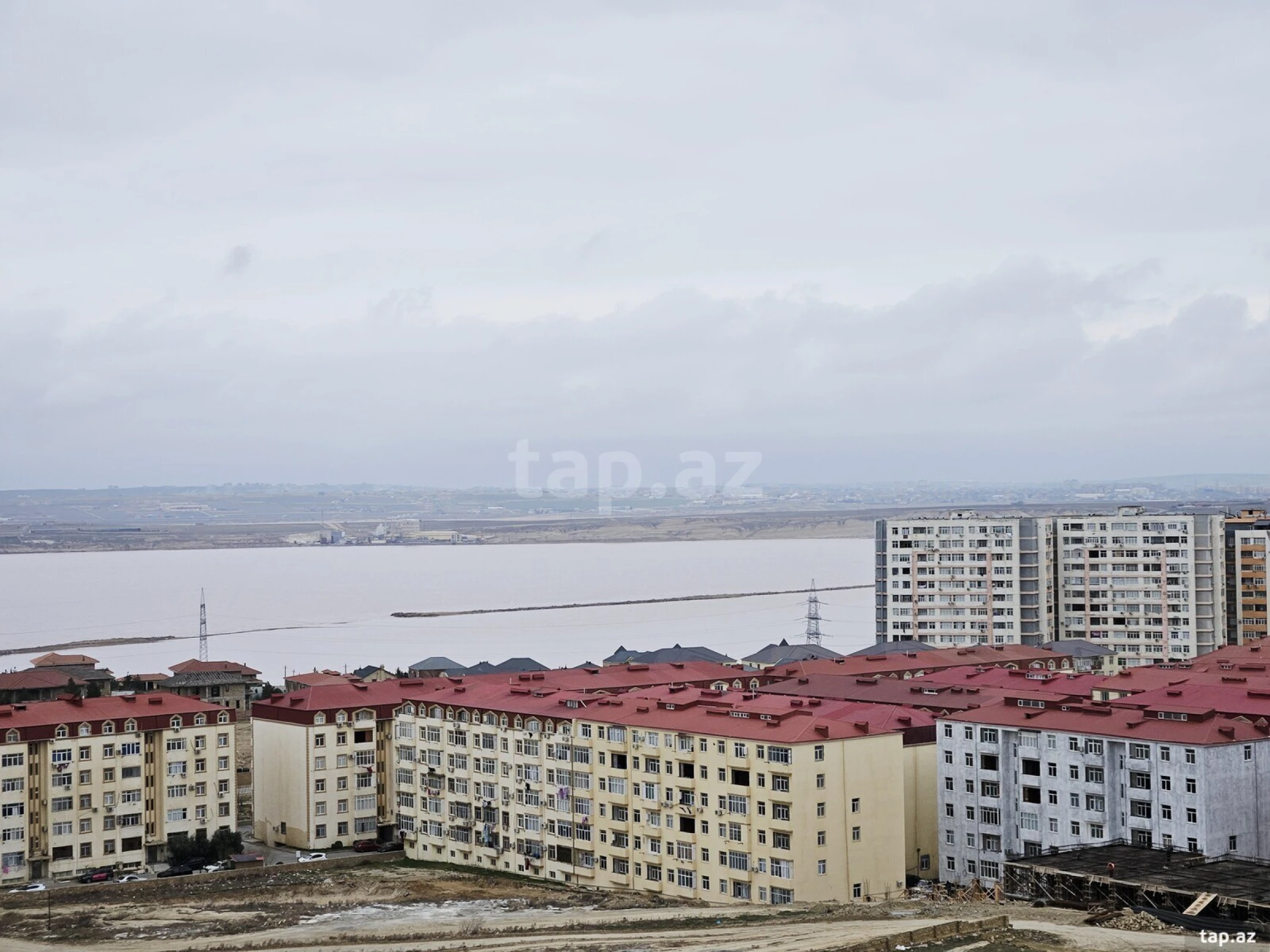 Satılır 2 otaqlı yeni tikili 60 m²