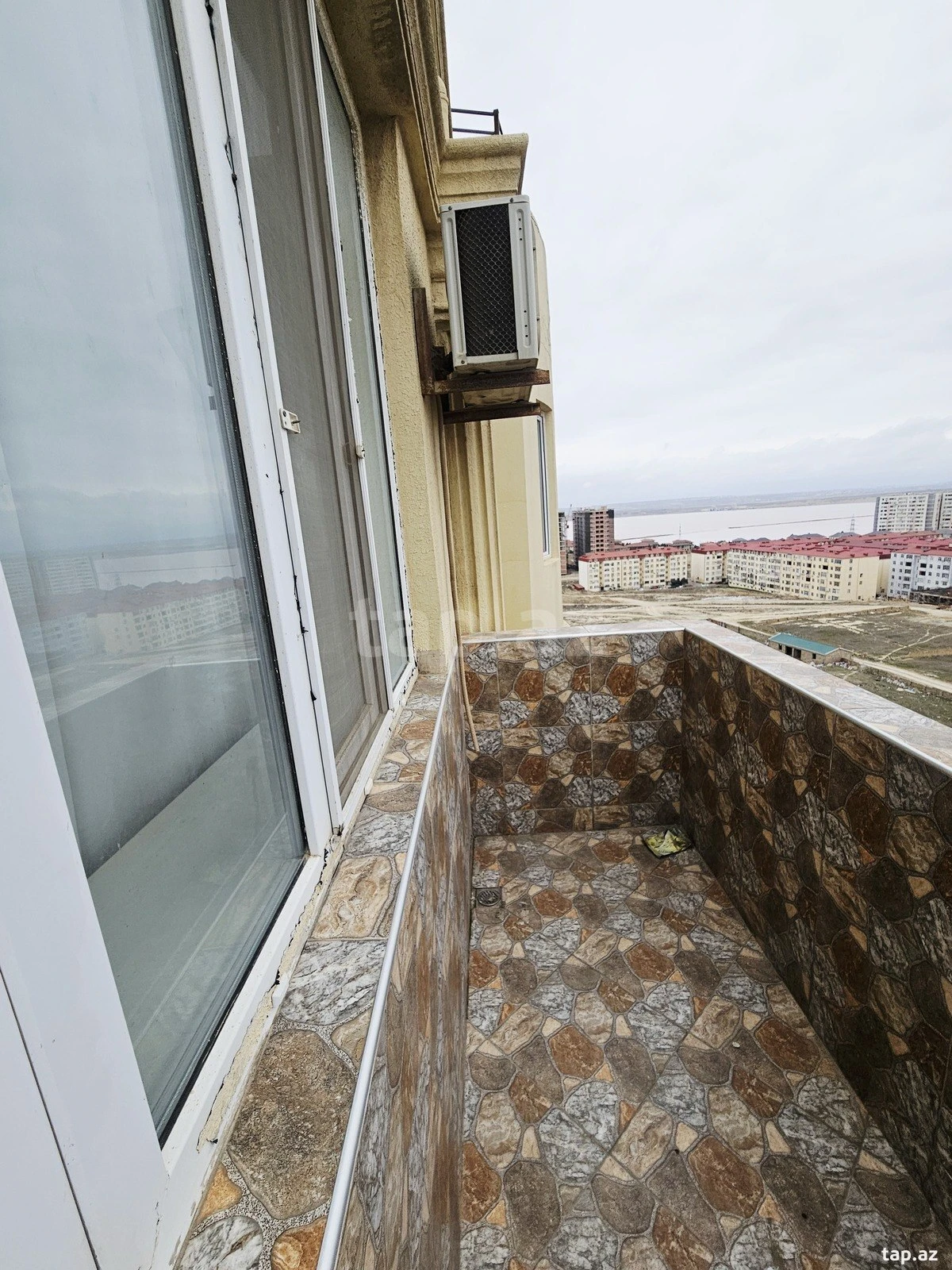 Satılır 2 otaqlı yeni tikili 60 m²