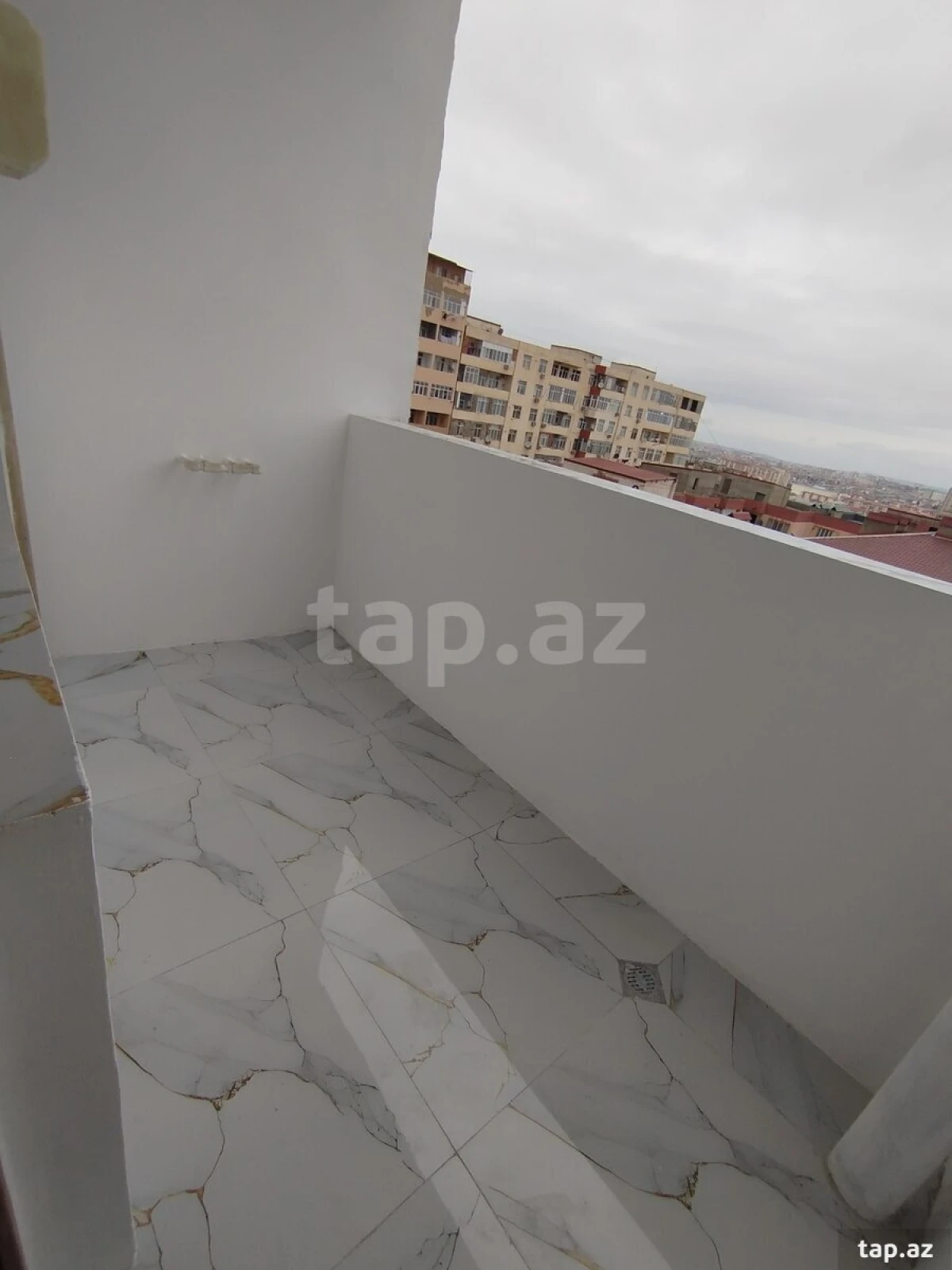 Satılır 3 otaqlı yeni tikili 90 m²