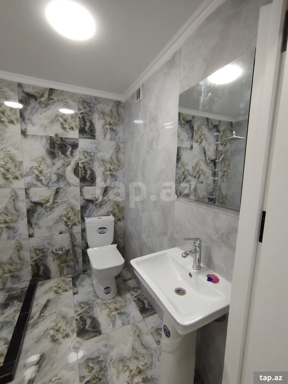 Satılır 3 otaqlı yeni tikili 90 m²