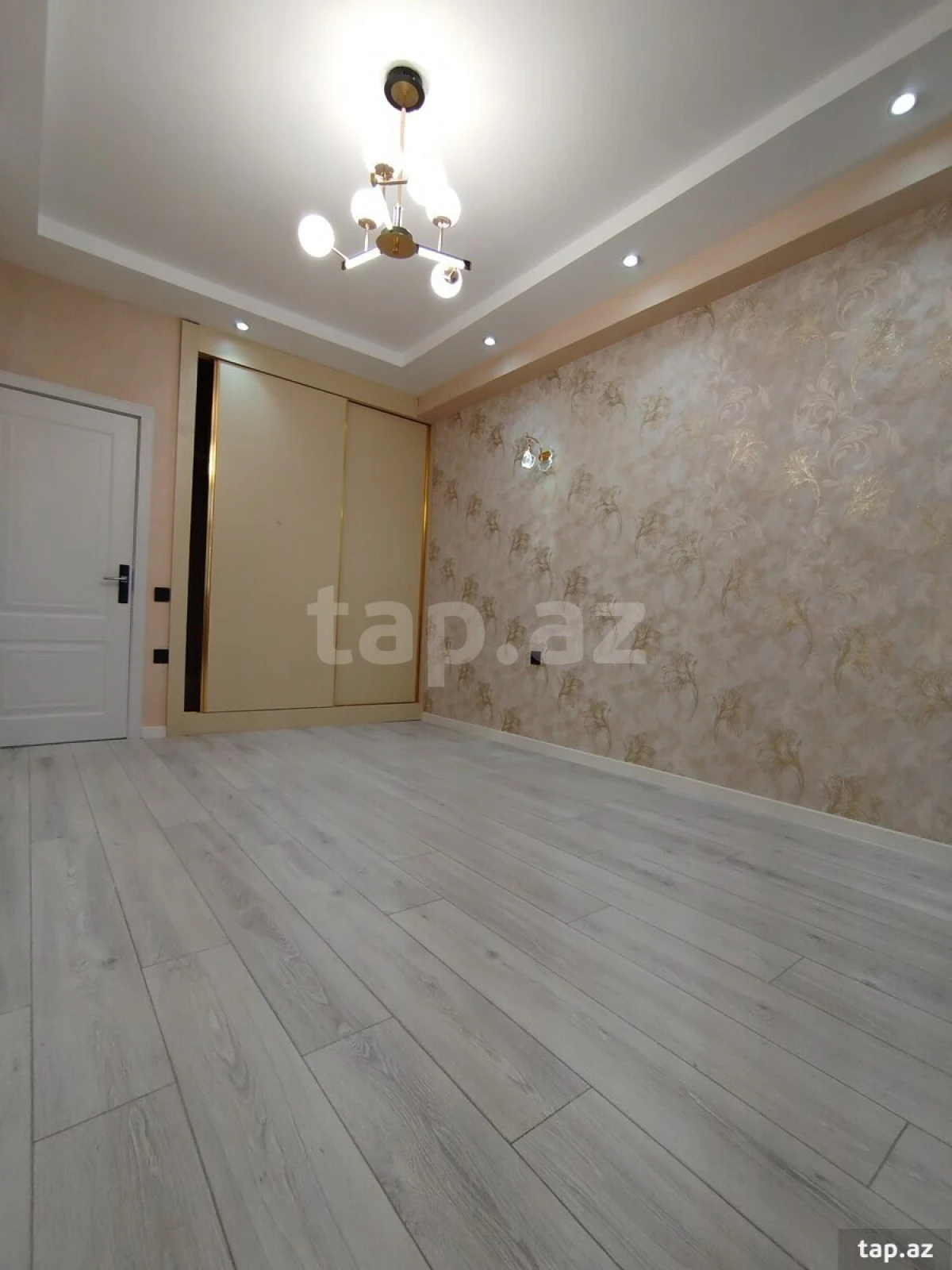 Satılır 3 otaqlı yeni tikili 90 m²