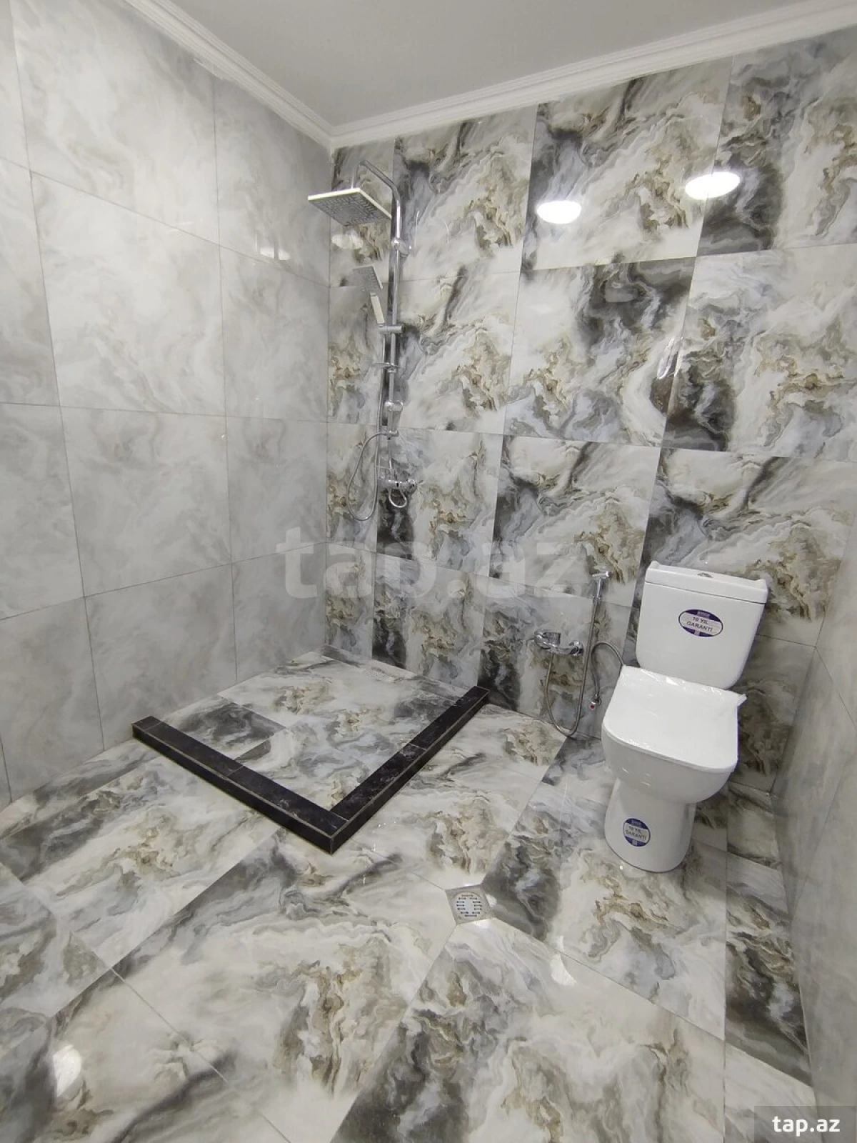 Satılır 3 otaqlı yeni tikili 90 m²