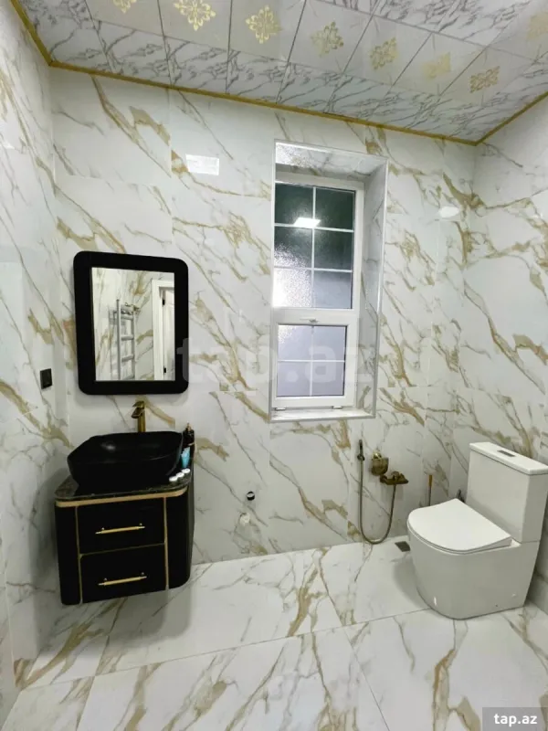 Satılır 8 otaqlı həyət evi