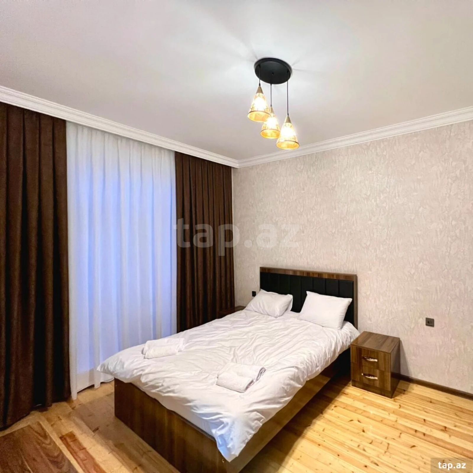 Satılır 8 otaqlı həyət evi