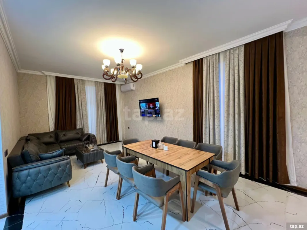 Satılır 8 otaqlı həyət evi