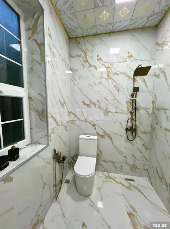 Satılır 8 otaqlı həyət evi