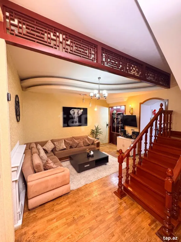 Kirayə verilir 4 otaqlı mənzil 205 m²