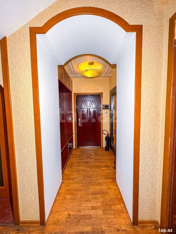 Kirayə verilir 4 otaqlı mənzil 205 m²